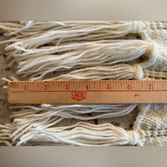 Handmade Crocheted Lap Blanket/Throw/Wrap. Pale Yellow w/fringe. Never Used - Picture 4 of 8